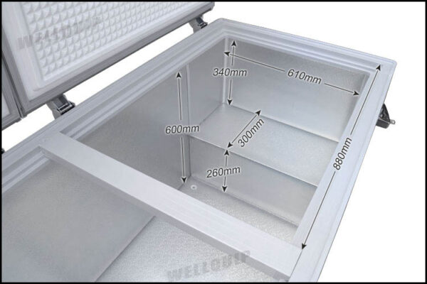 Energy-efficient storage chest freezer with 750L capacity, inventory baskets and solid doors