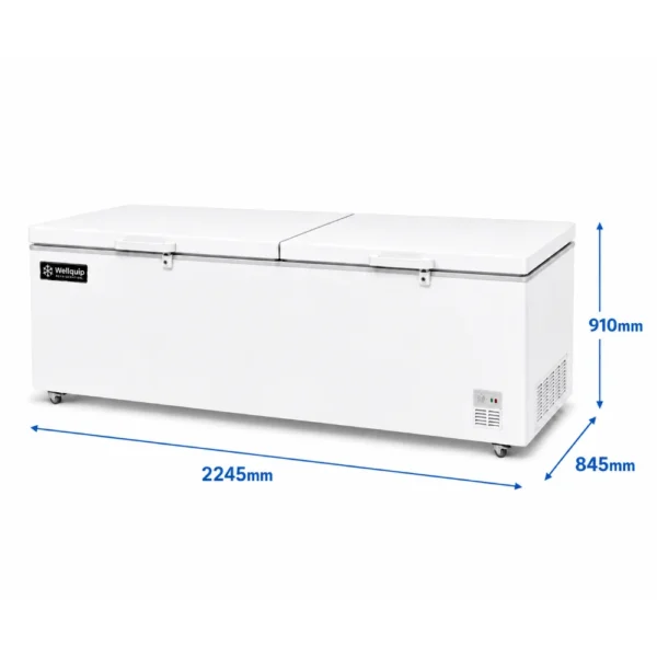 Energy-efficient storage chest freezer with 1000L capacity, wire frame baskets and solid doors