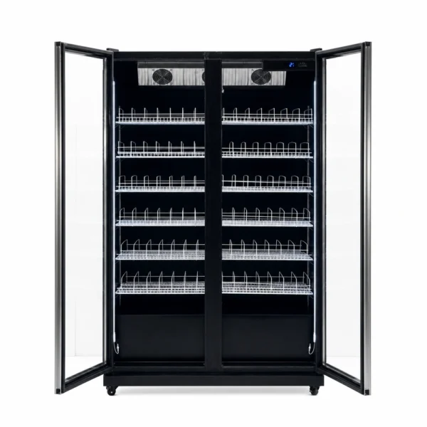 Upright display fridge with vertical LED lighting