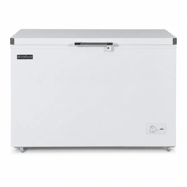 Commercial freezer with freezer and chiller settings